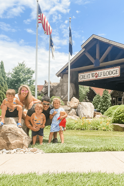Are you looking for a weekend getaway in North Carolina with kids? Head to the Great Wolf Lodge in Concord, NC - it's a kid favorite!